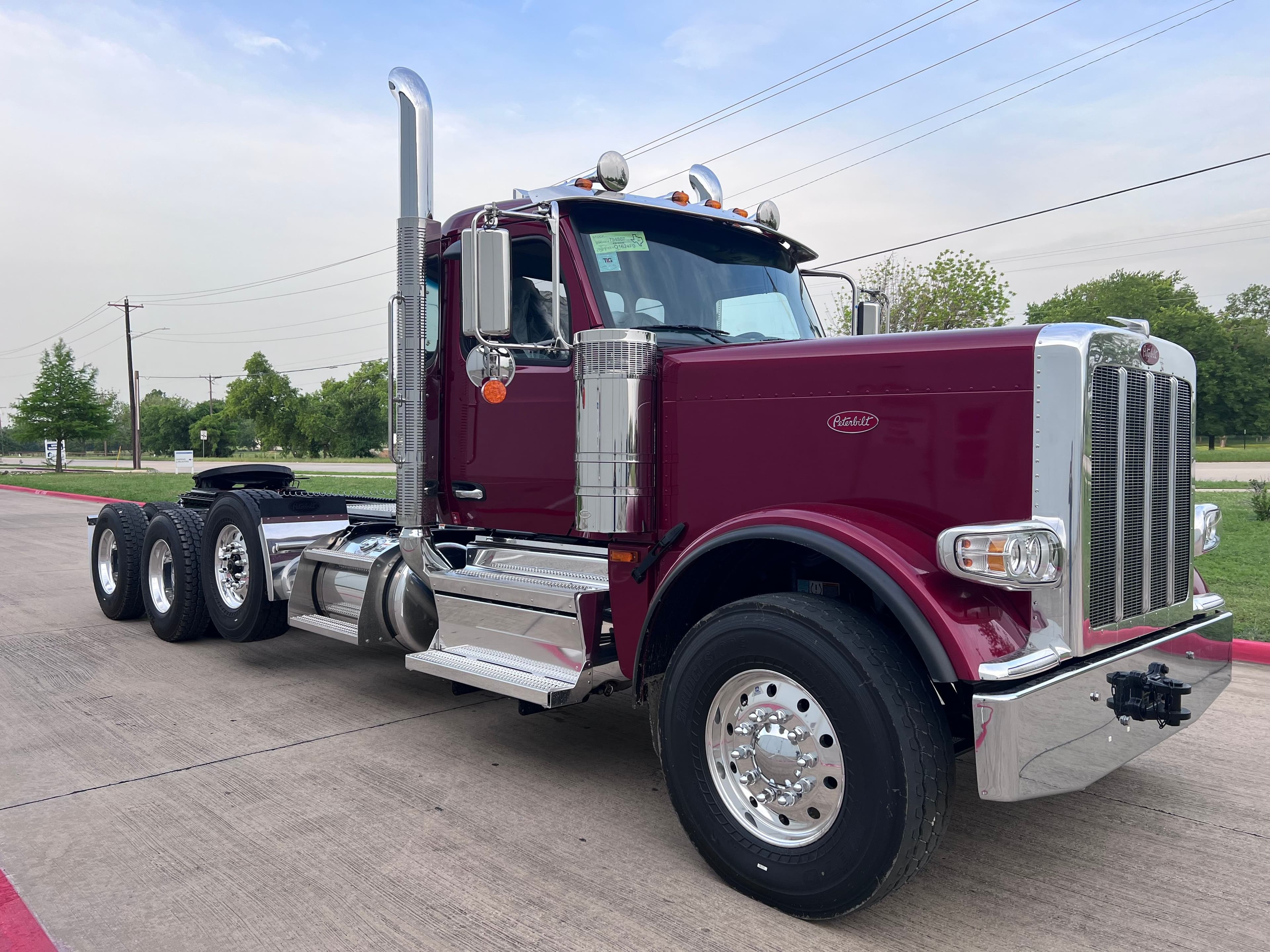 2026 Peterbilt 589 image 2
