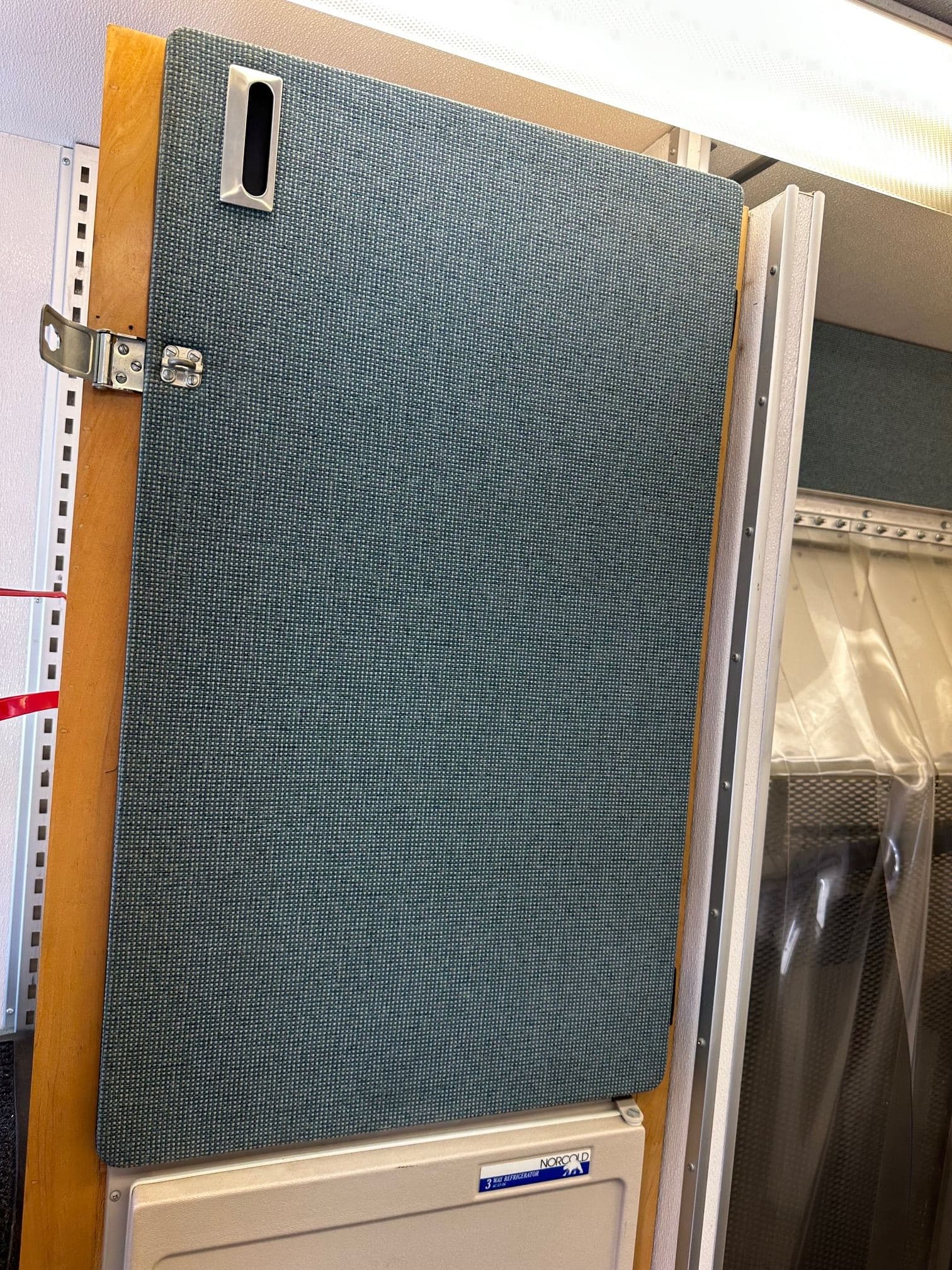 2002 WORKHORSE Step Van with Handicap Lift image 31