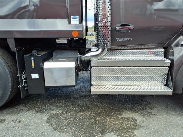 2026 Kenworth T880 image 3