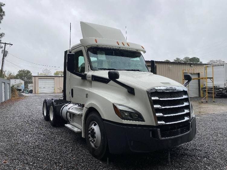 2019 Freightliner Cascadia 126 Day Cab Truck - 435HP, 12 Speed Automatic image 1