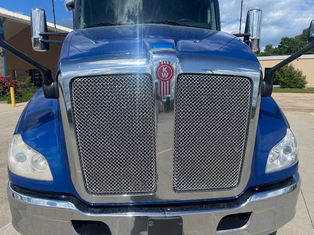 2021 Kenworth T680 image 3