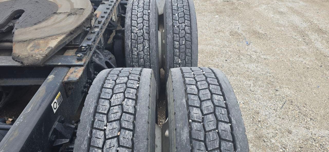 2022 Kenworth T680 image 6