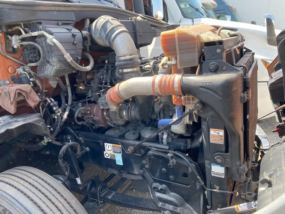 2022 Kenworth T680 image 9