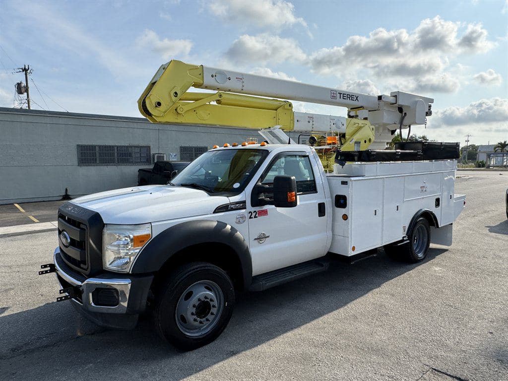 2016 Ford F550 image 4