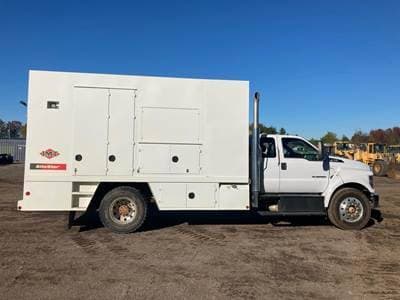 2023 Ford F-750 image 5