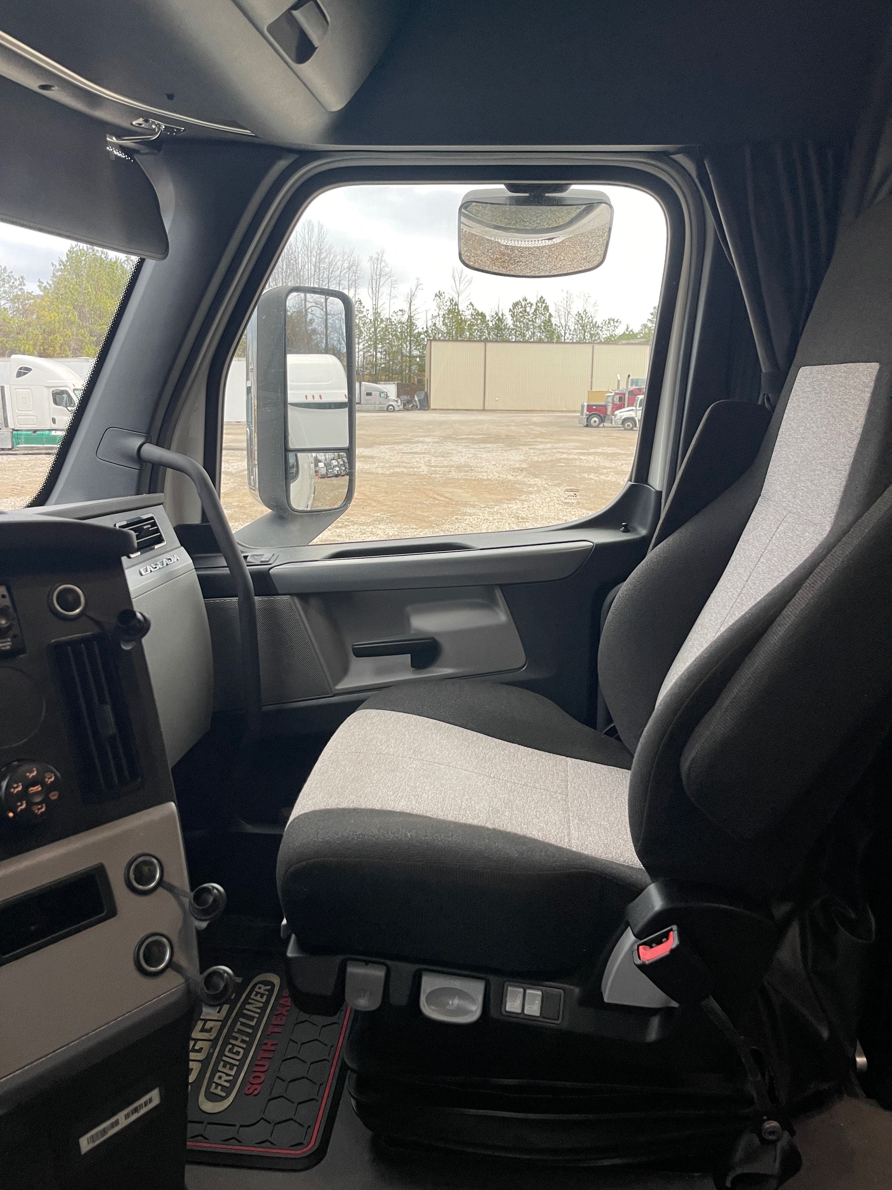 2022 Freightliner Cascadia image 21