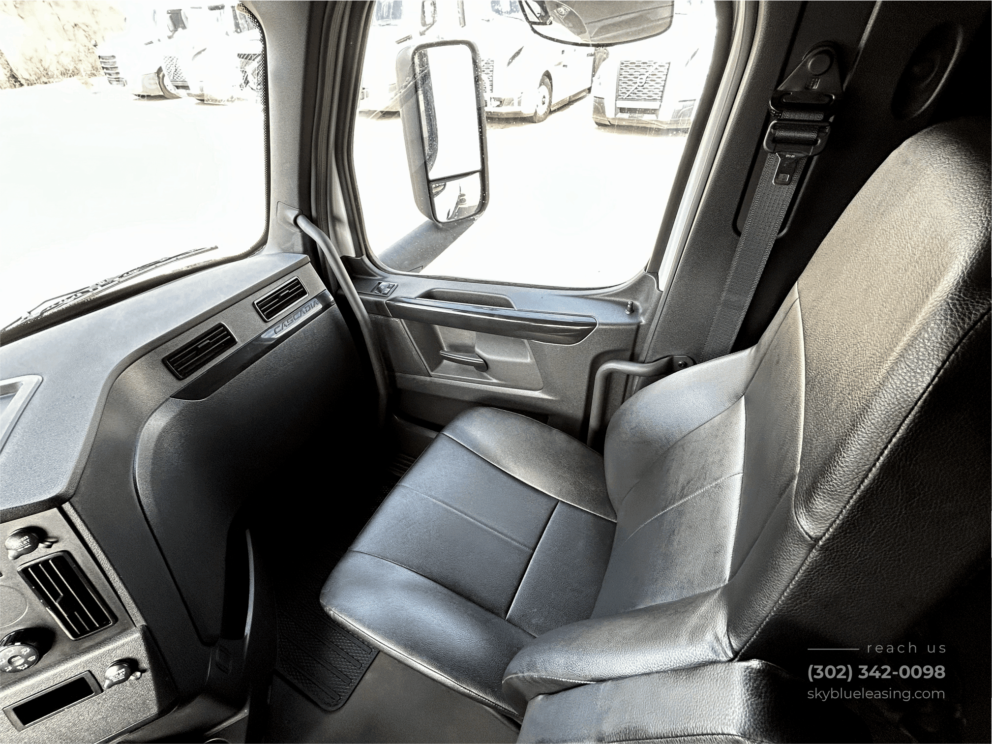 2025 Freightliner Cascadia image 12