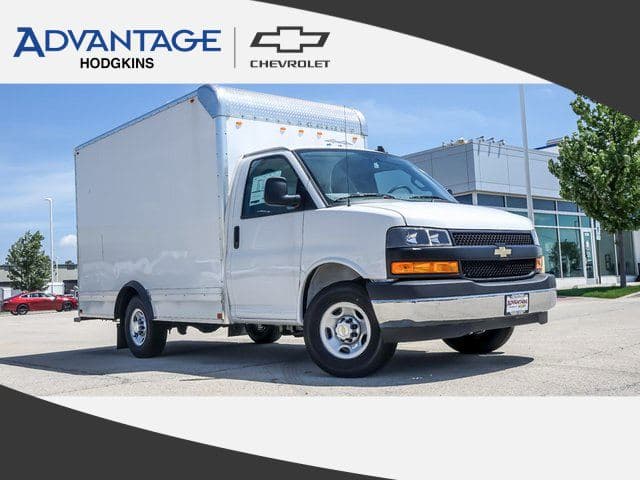2025 Chevrolet Express 3500 Work Van Cutaway image 1