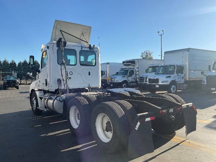 2018 Freightliner Cascadia image 5