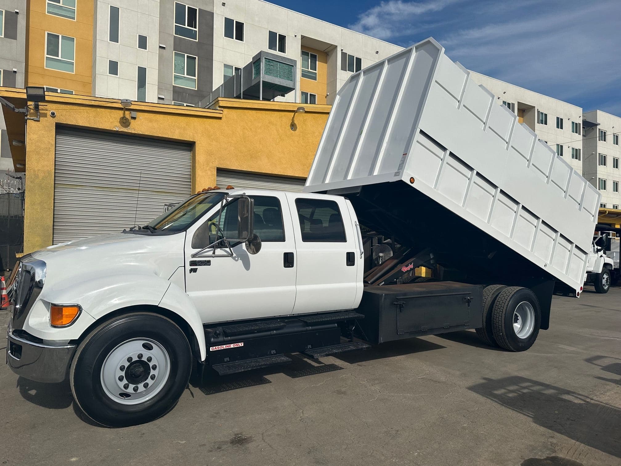 2015 FORD F650 SD Crew Cab Chipper Dump 13409 image 2