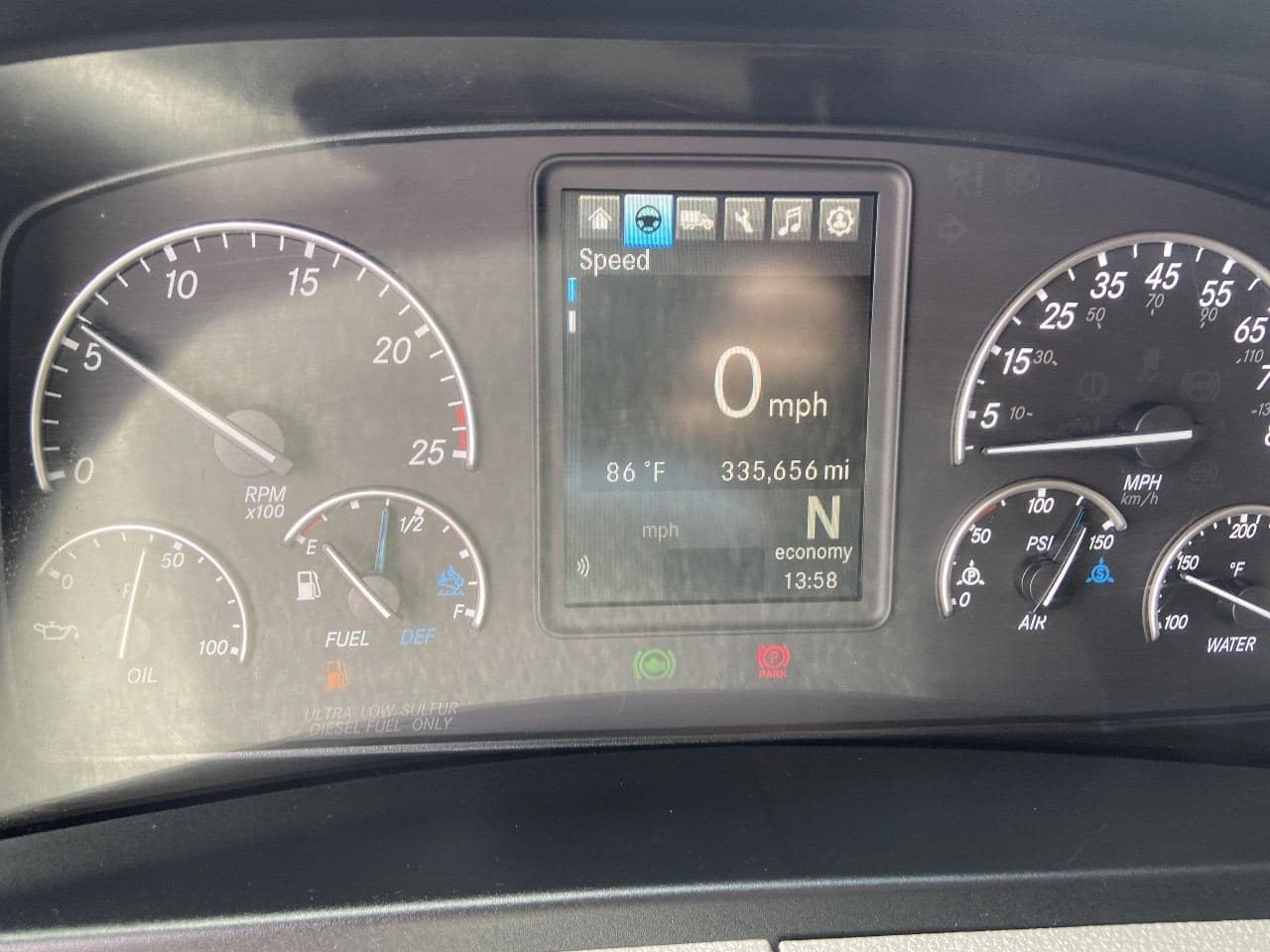 2020 Freightliner Cascadia image 11