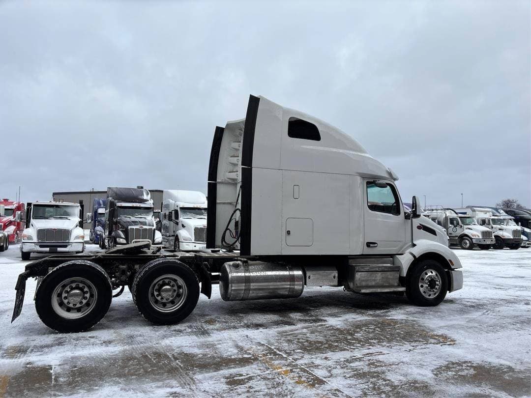 2023 Peterbilt 579 image 7