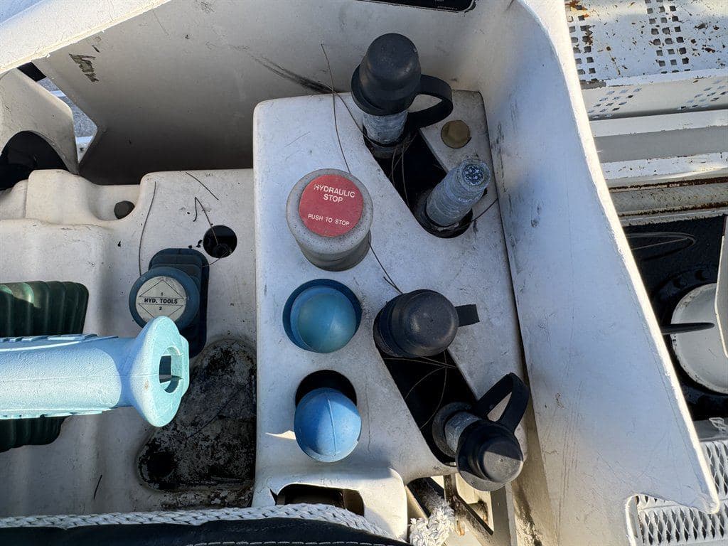 2016 Freightliner M2 106 image 34