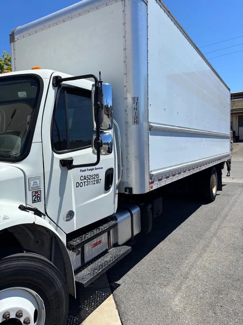 2017 Freightliner M2 image 7