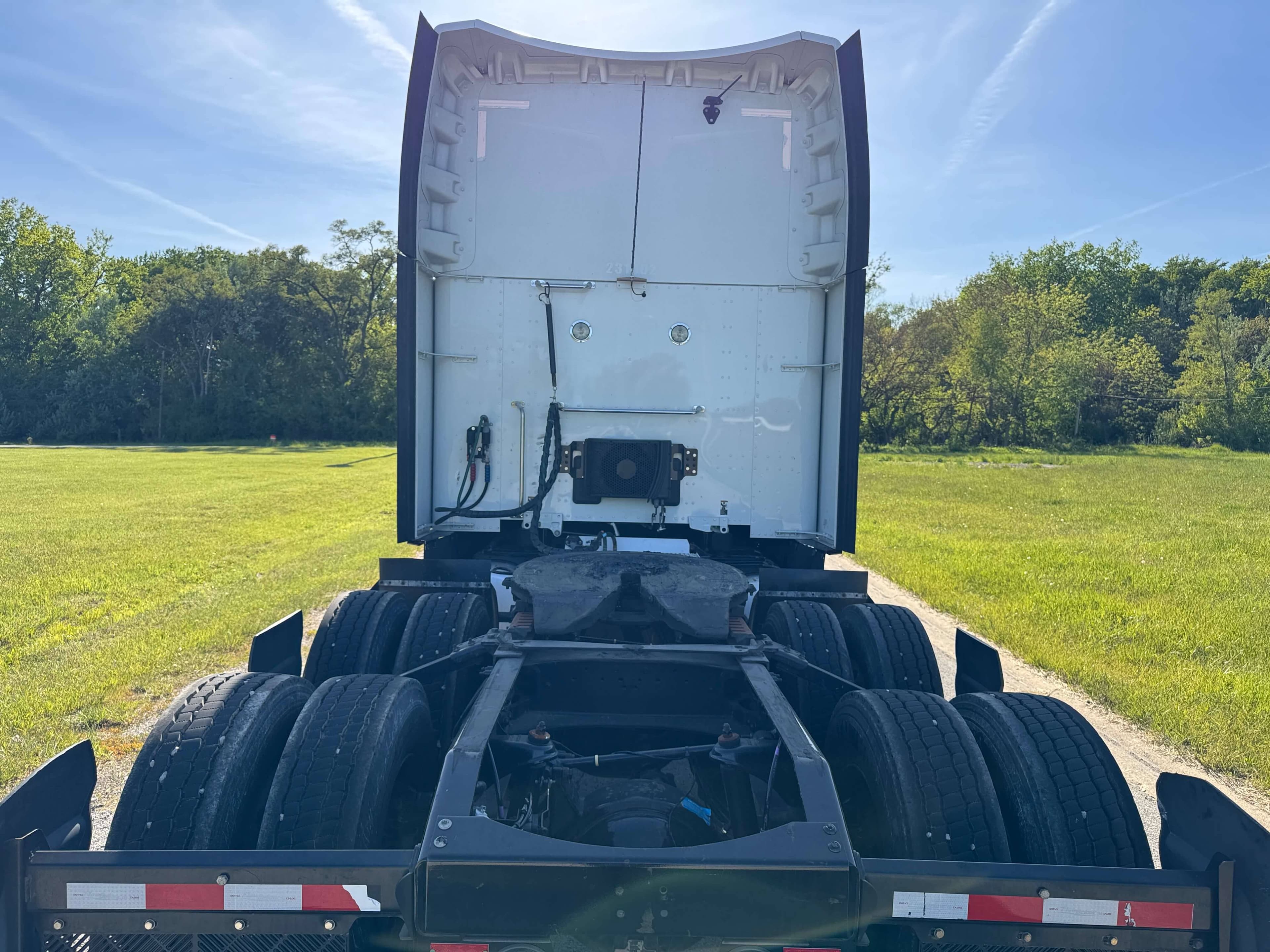2023 Peterbilt 579 image 5