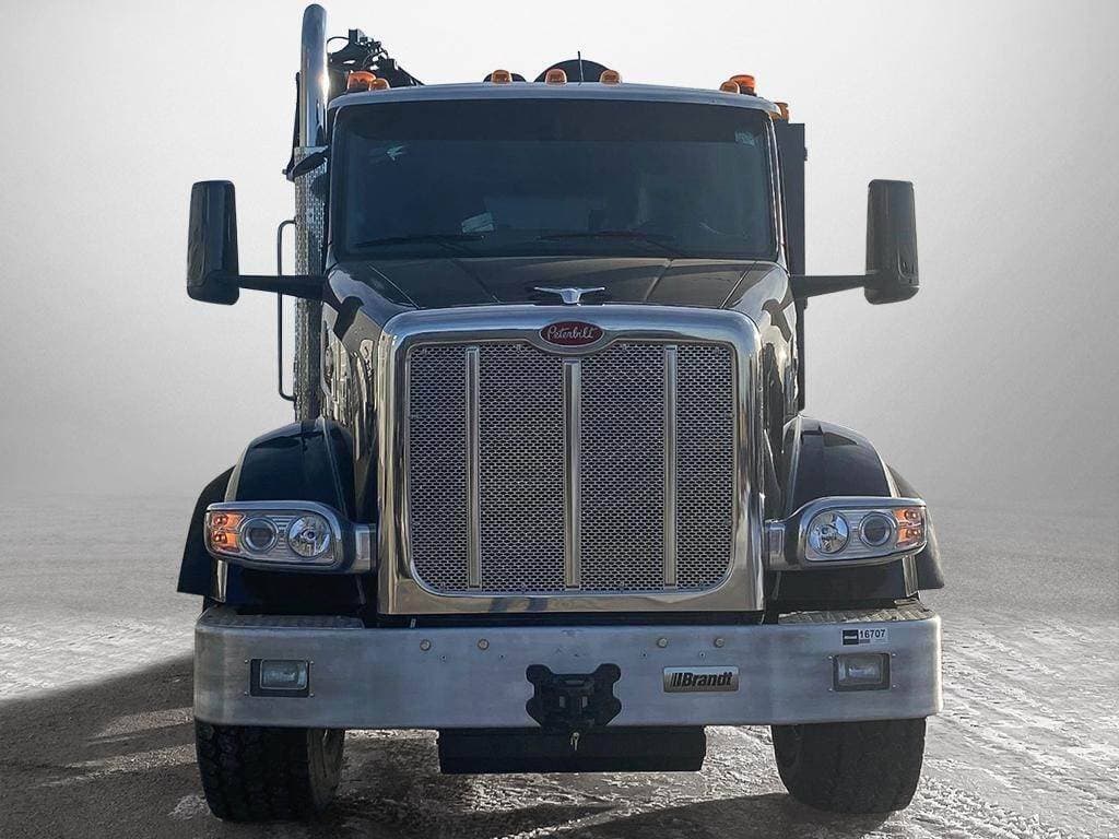 2024 Peterbilt 567 image 2