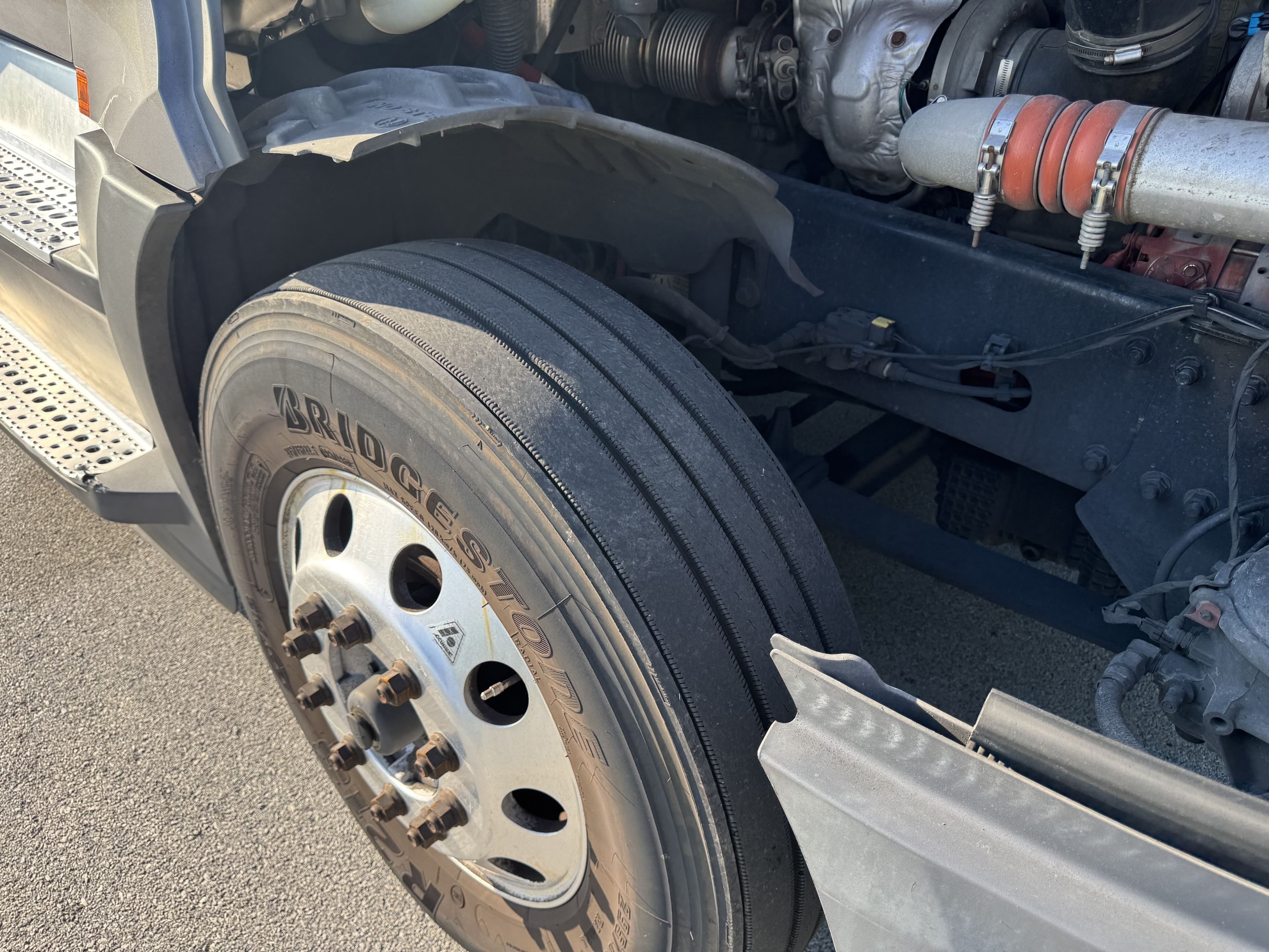2021 Freightliner Cascadia 126 image 10
