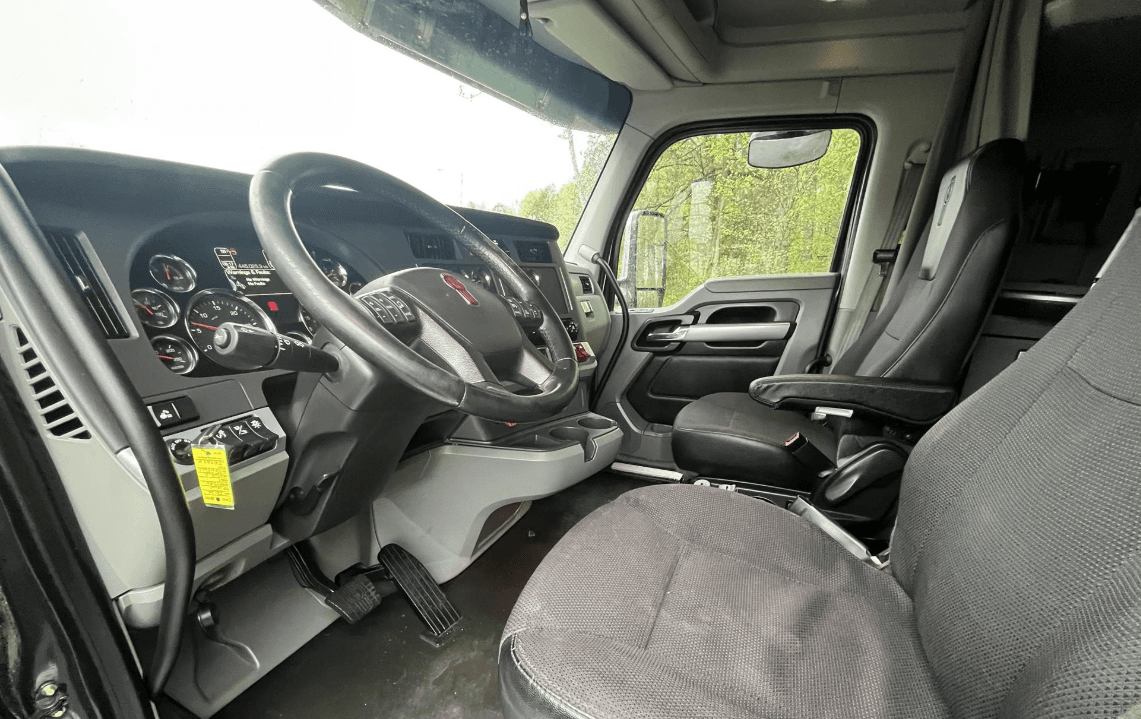 2020 Kenworth T680 image 8