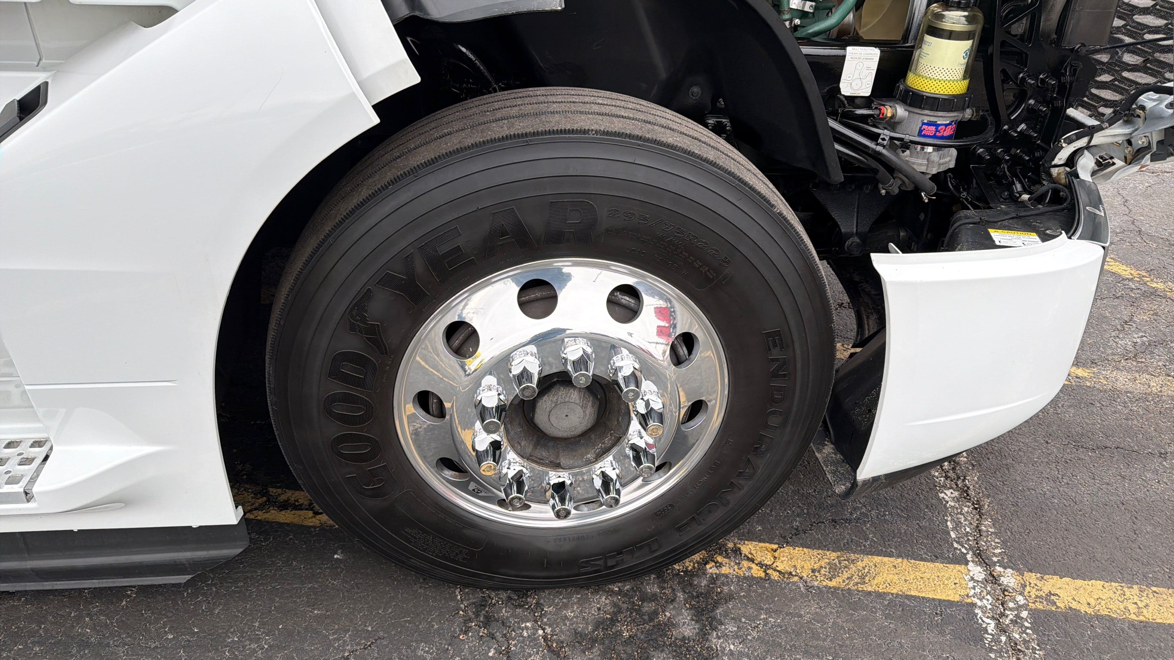 2022 Volvo VNL 860 image 7