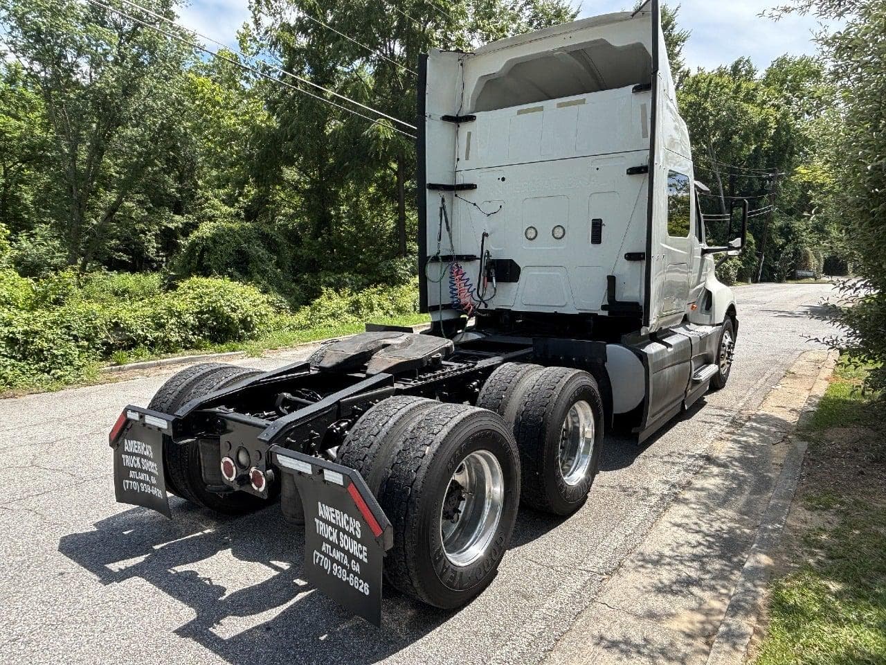 2018 International LT625 image 10