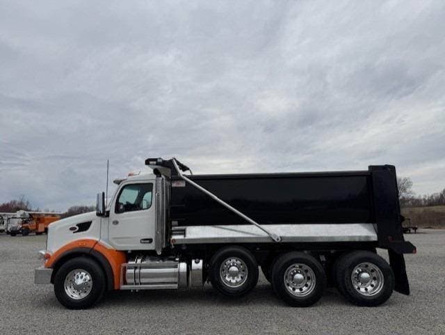 2023 Peterbilt 567 image 4