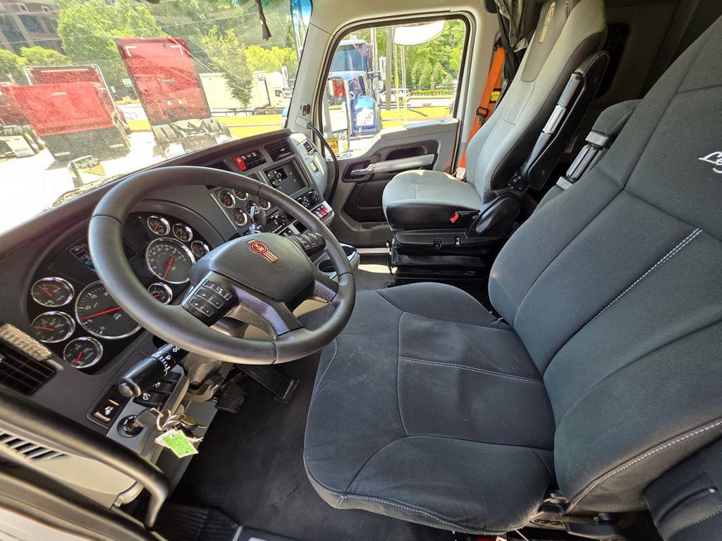 Used 2022 KENWORTH T880S image 21