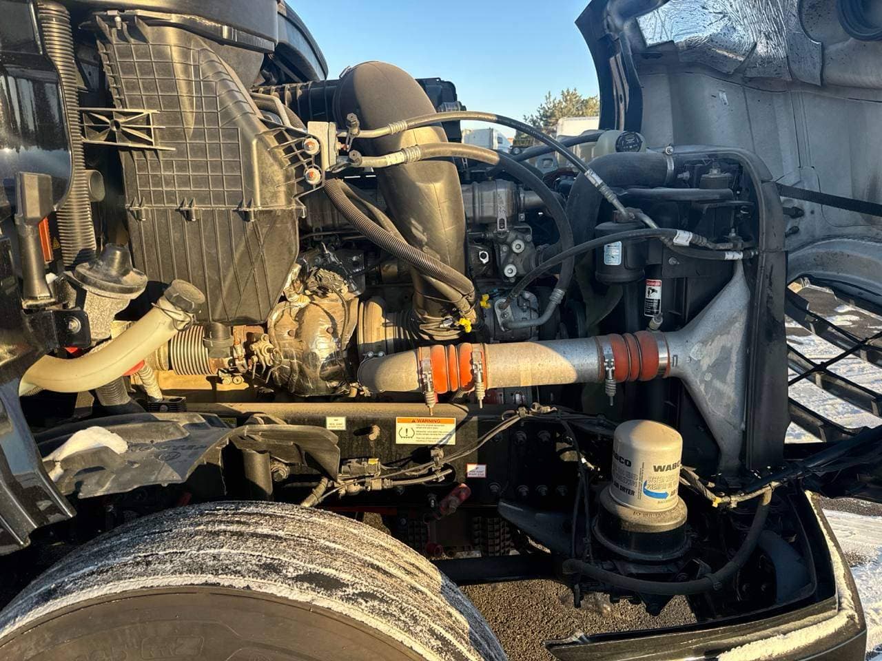 2022 Freightliner Cascadia image 9