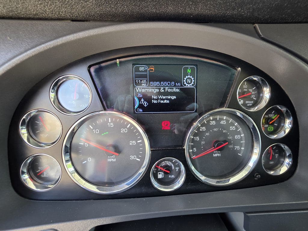 Used 2022 KENWORTH T880S image 18