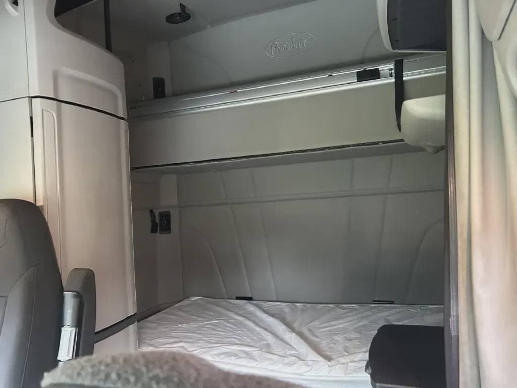 2022 Peterbilt 579 image 5
