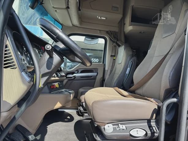 2021 Kenworth T680 image 5