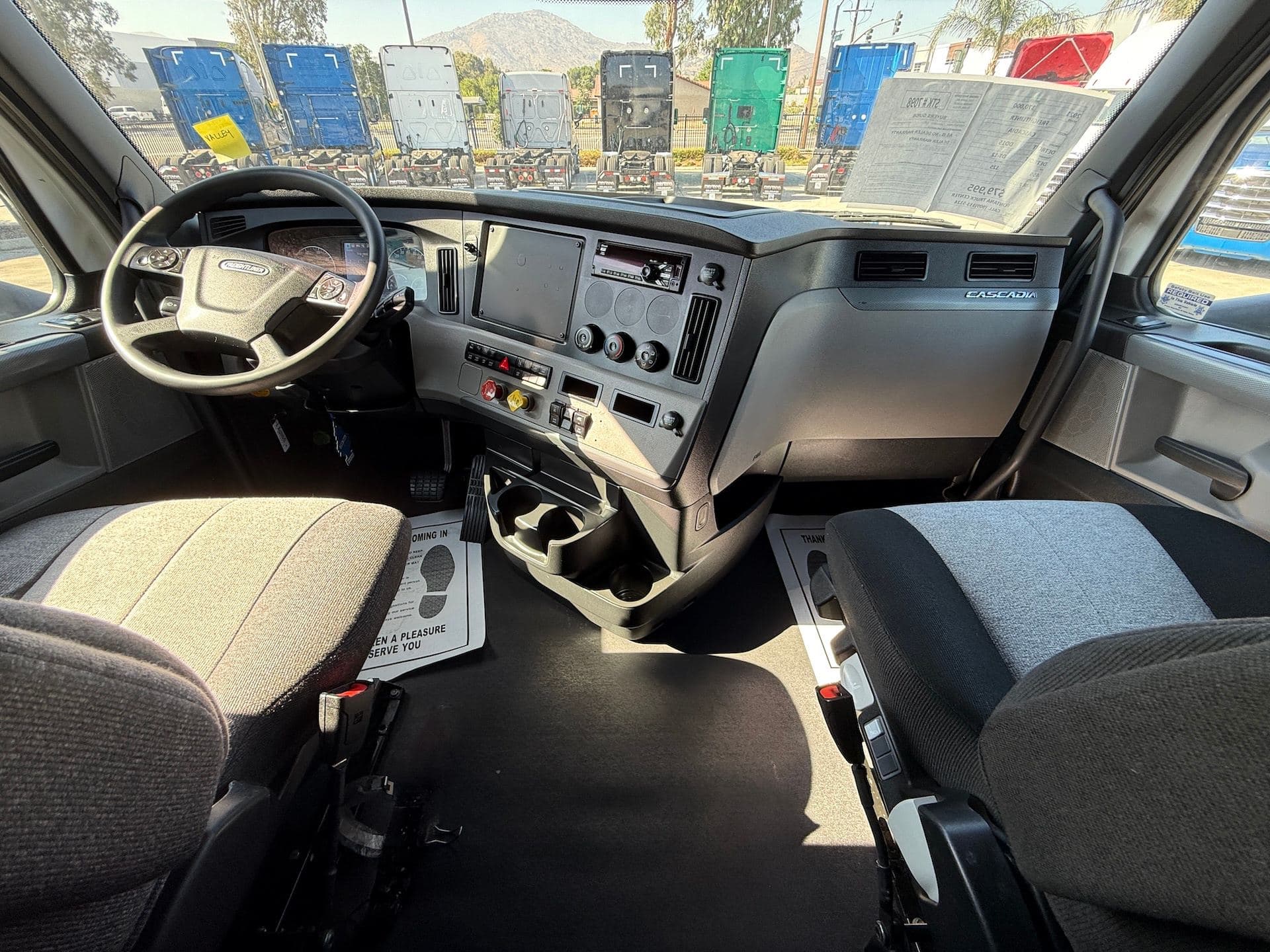 2021 Freightliner Cascadia 126 image 16