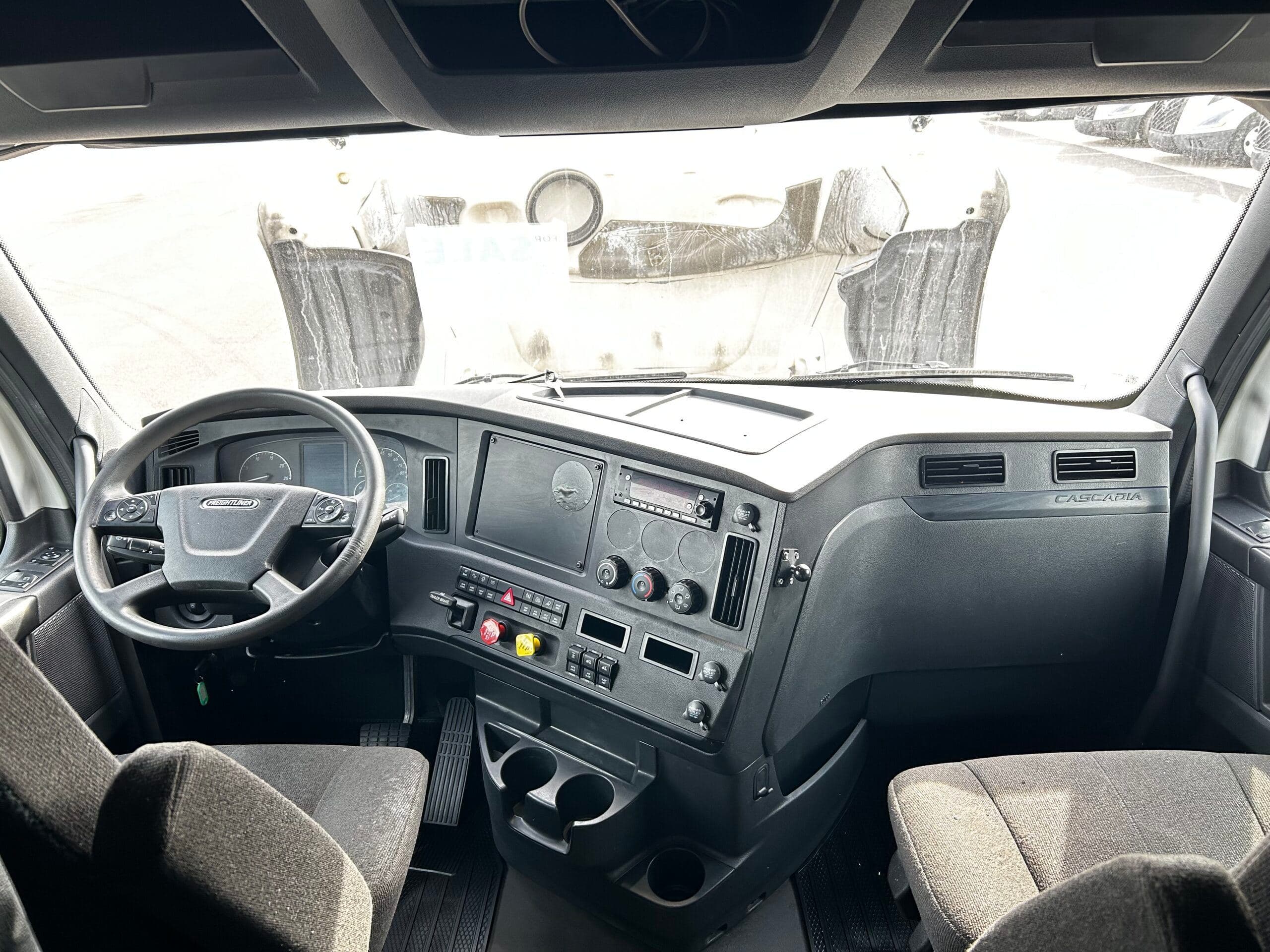 2023 Freightliner Cascadia image 6