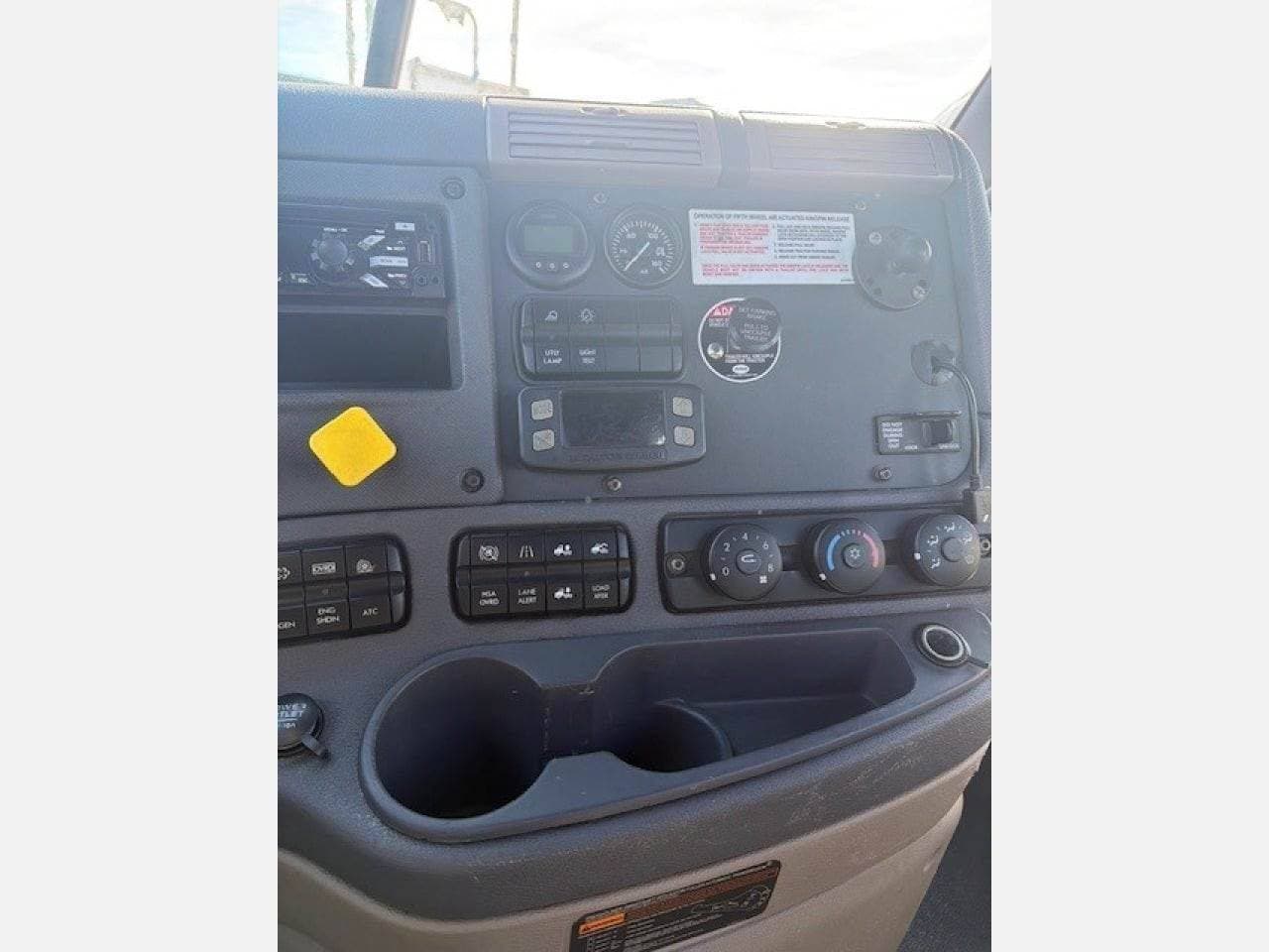 2019 Freightliner Cascadia 113 image 6