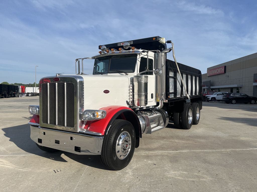 Used 2024 PETERBILT 389 image 21