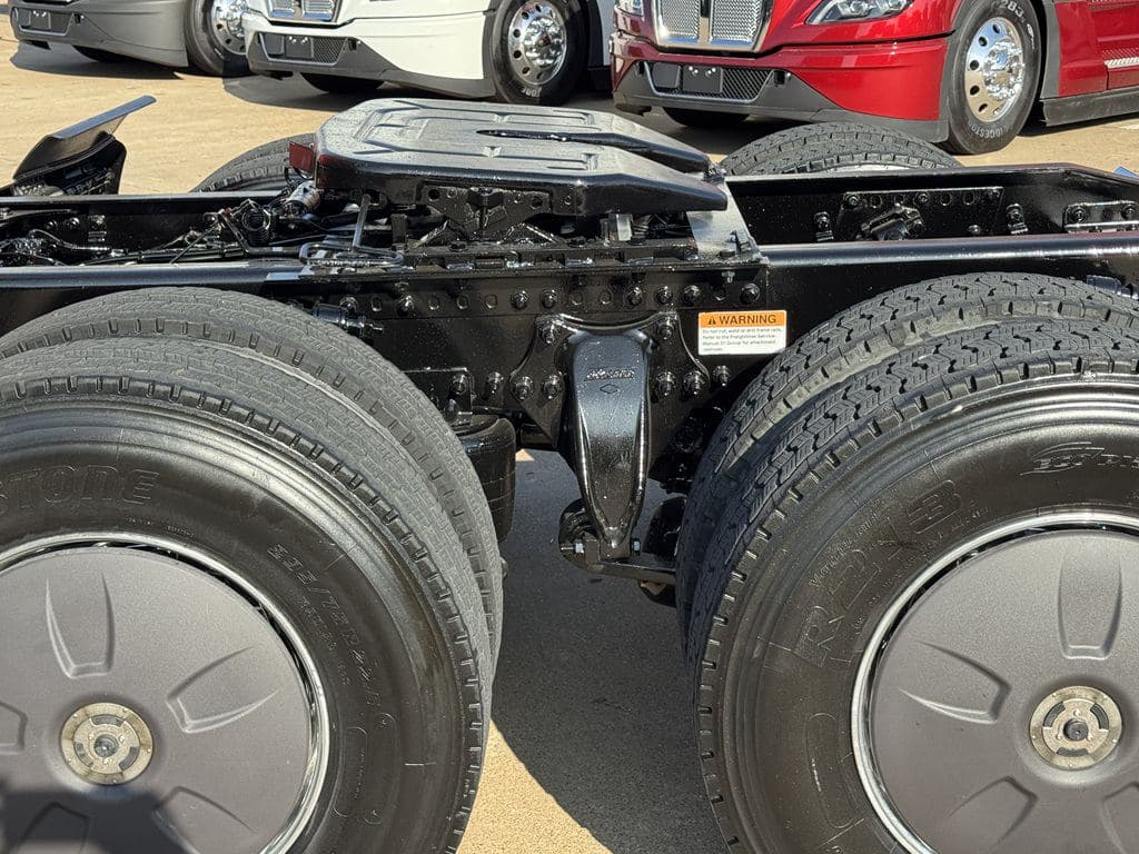 Used 2023 FREIGHTLINER PT126064ST image 17