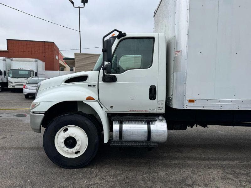 2020 International MV607 image 10