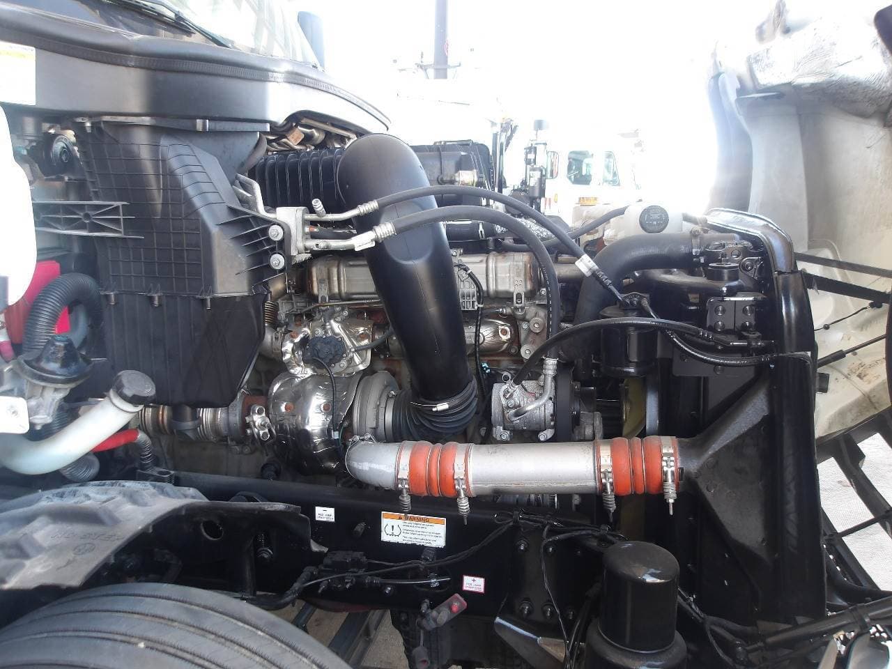 2022 Freightliner Cascadia 126 Sleeper Semi Truck - 72" Double Bunk, Detroit 400HP, Automatic image 12