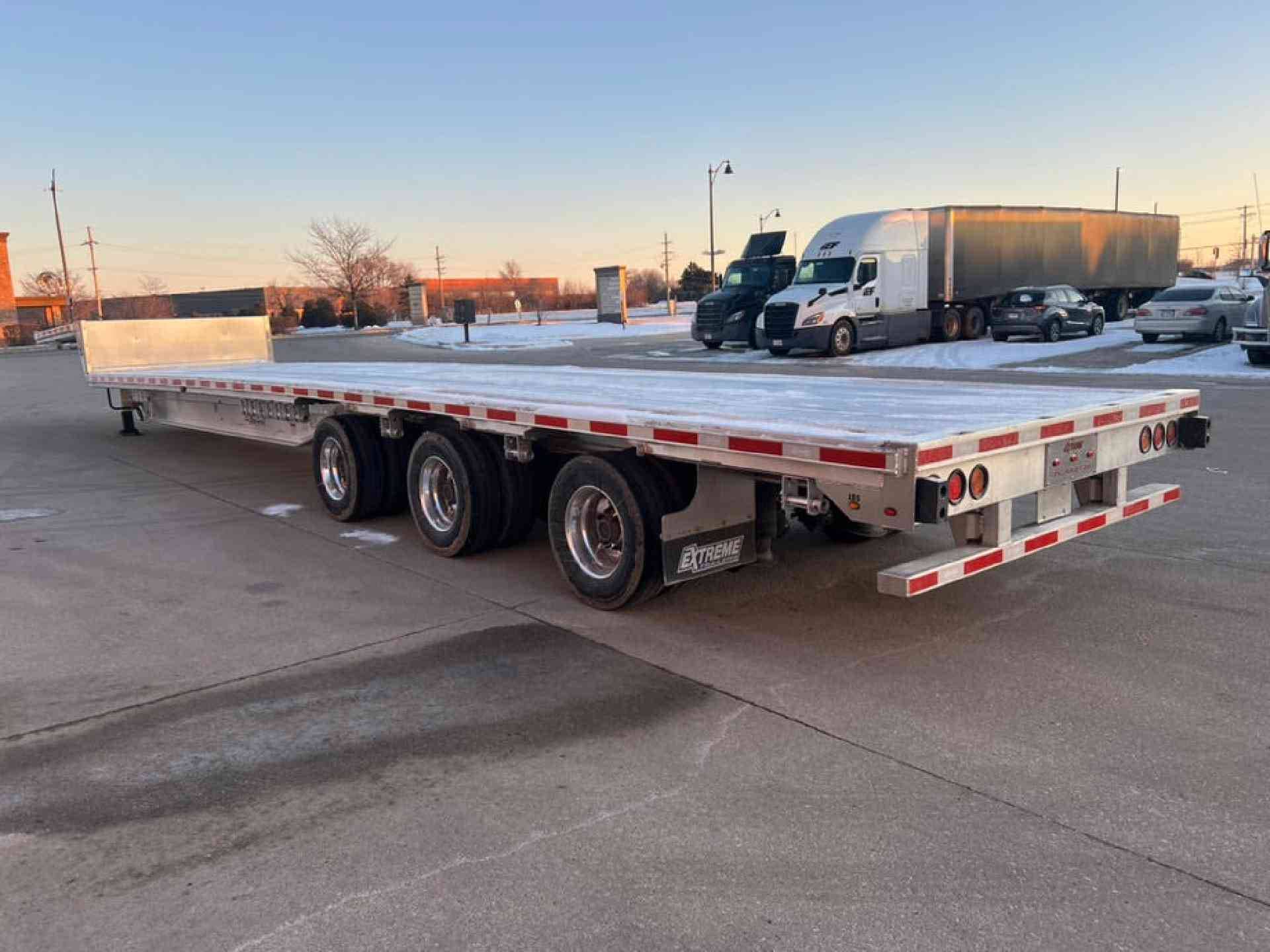 2027 Extreme XS70 Step Deck Tri Axle Low Pro R17.5 image 9