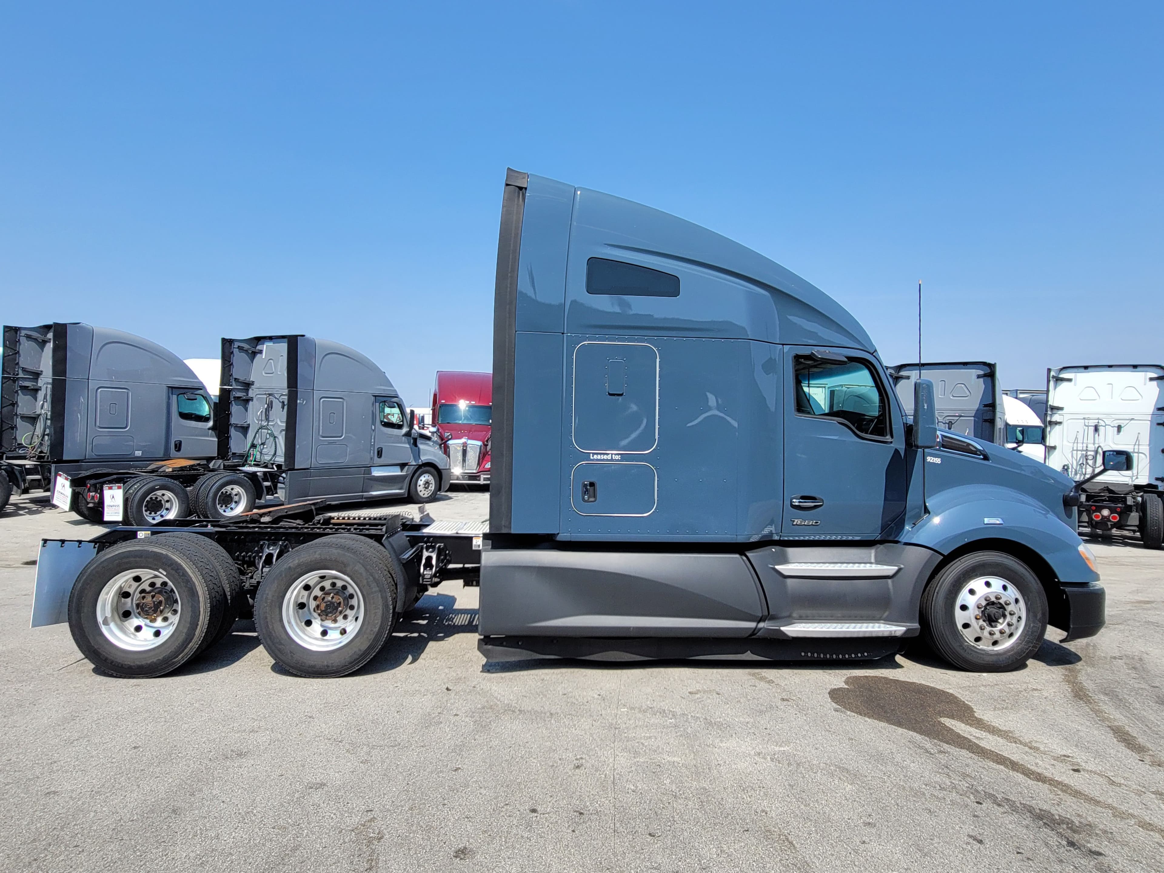 2022 Kenworth T680 image 4