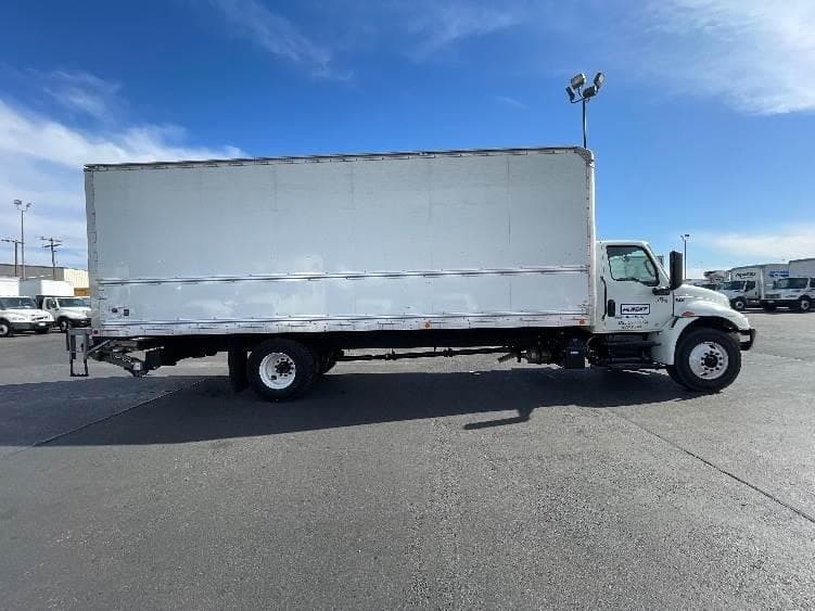 2022 International MV607 Box Truck - 220HP, 6 Speed Automatic, Roll up Door image 15