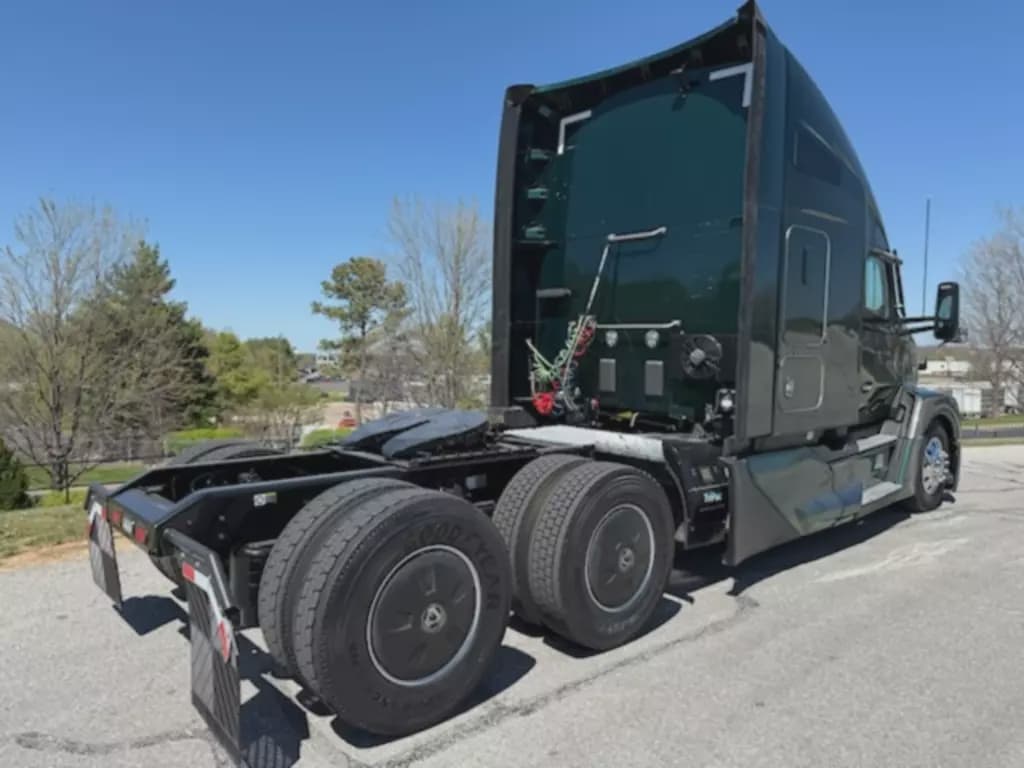 2022 Kenworth T680 image 4