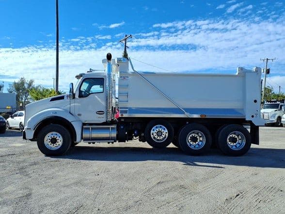 2026 Kenworth T880 image 4