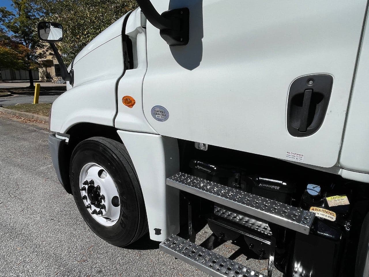 2019 Freightliner Cascadia 125 image 10