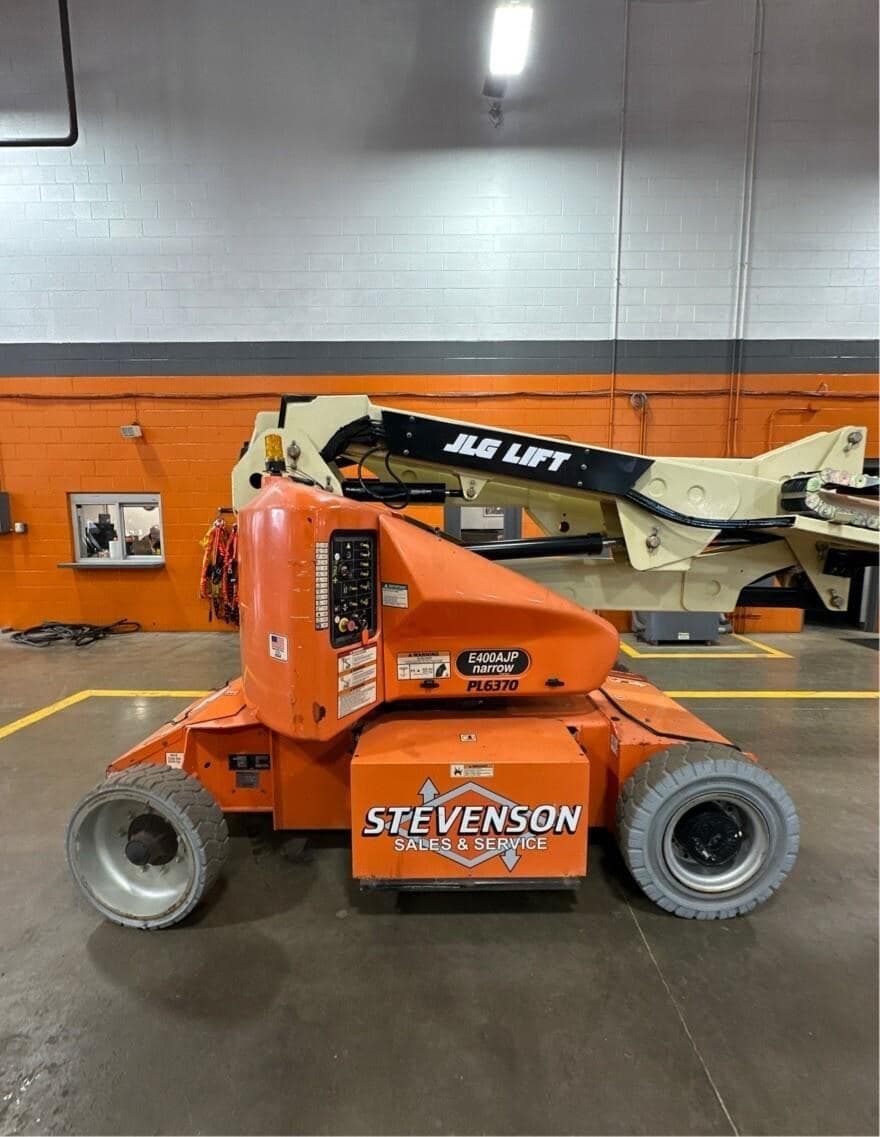 2015 JLG E400AJPN PL6370 image 1