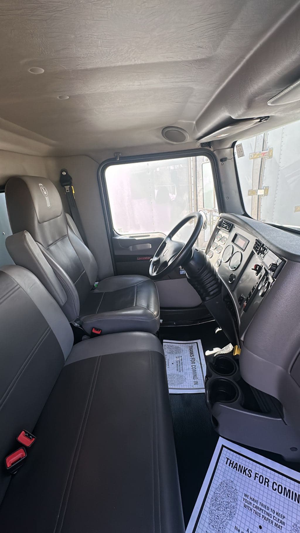 Used 2023 KENWORTH T270 image 11