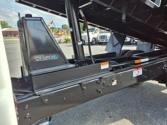 2026 Ford F750 SD image 11