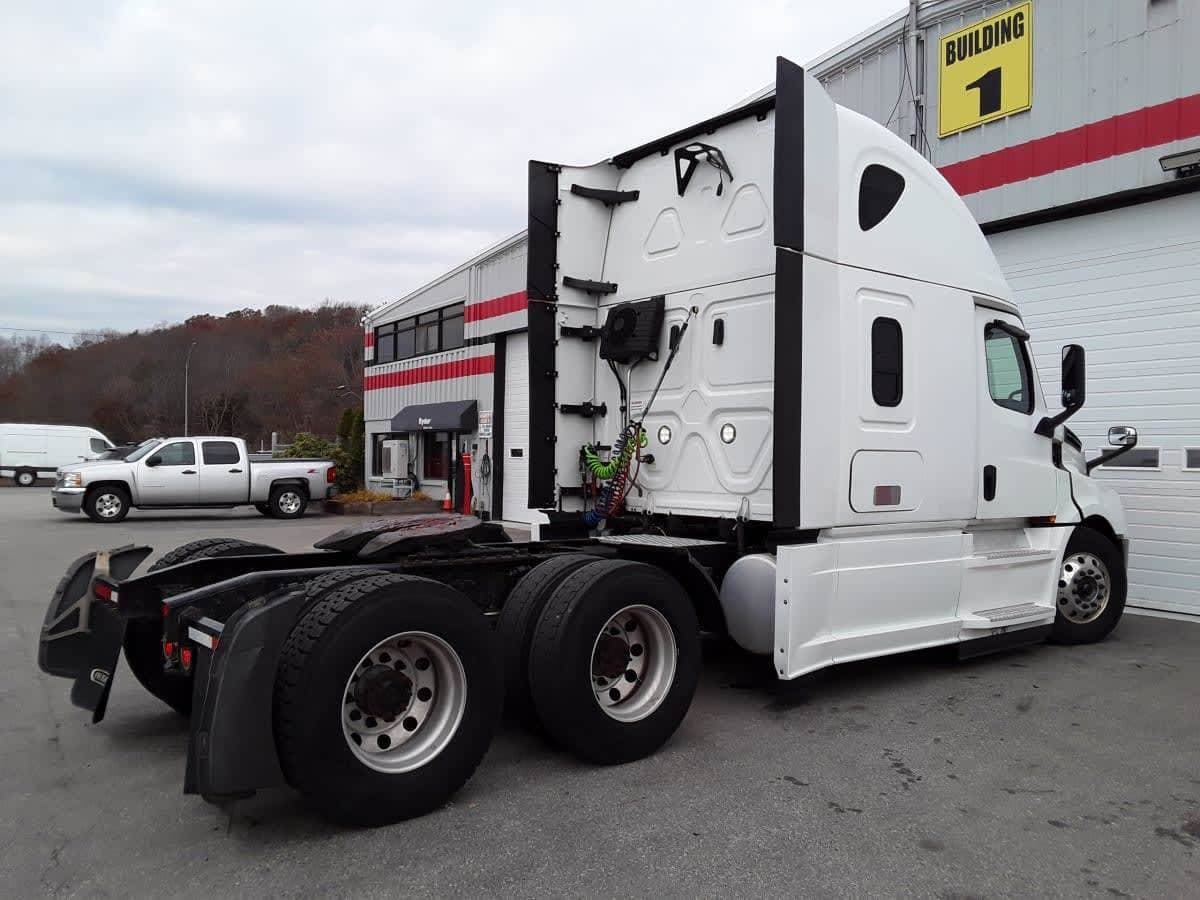 2020 Freightliner Cascadia 126 Sleeper Semi Truck - 72" Condo Sleeper, 400HP, 12 Speed Automatic image 4