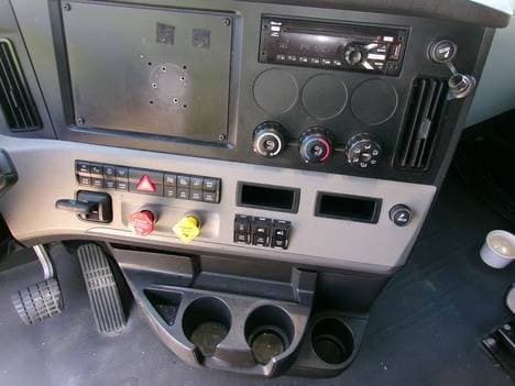 2020 Freightliner Cascadia image 11