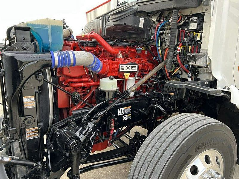 2021 Peterbilt 579 image 3