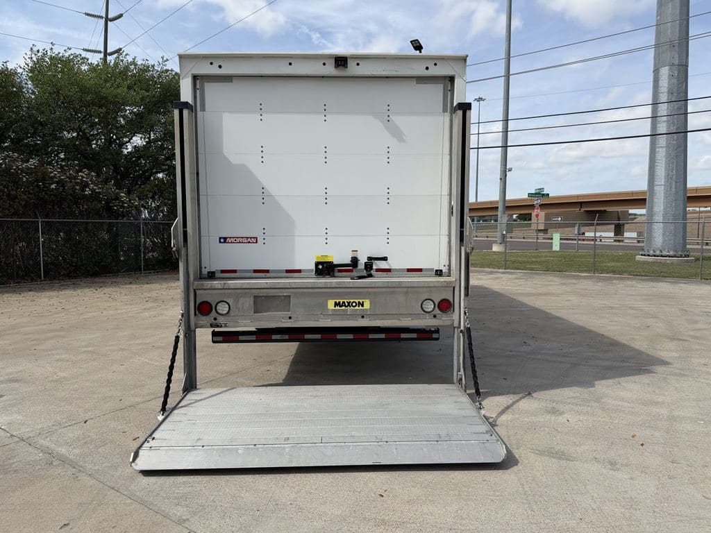 Used 2023 KENWORTH T270 image 5